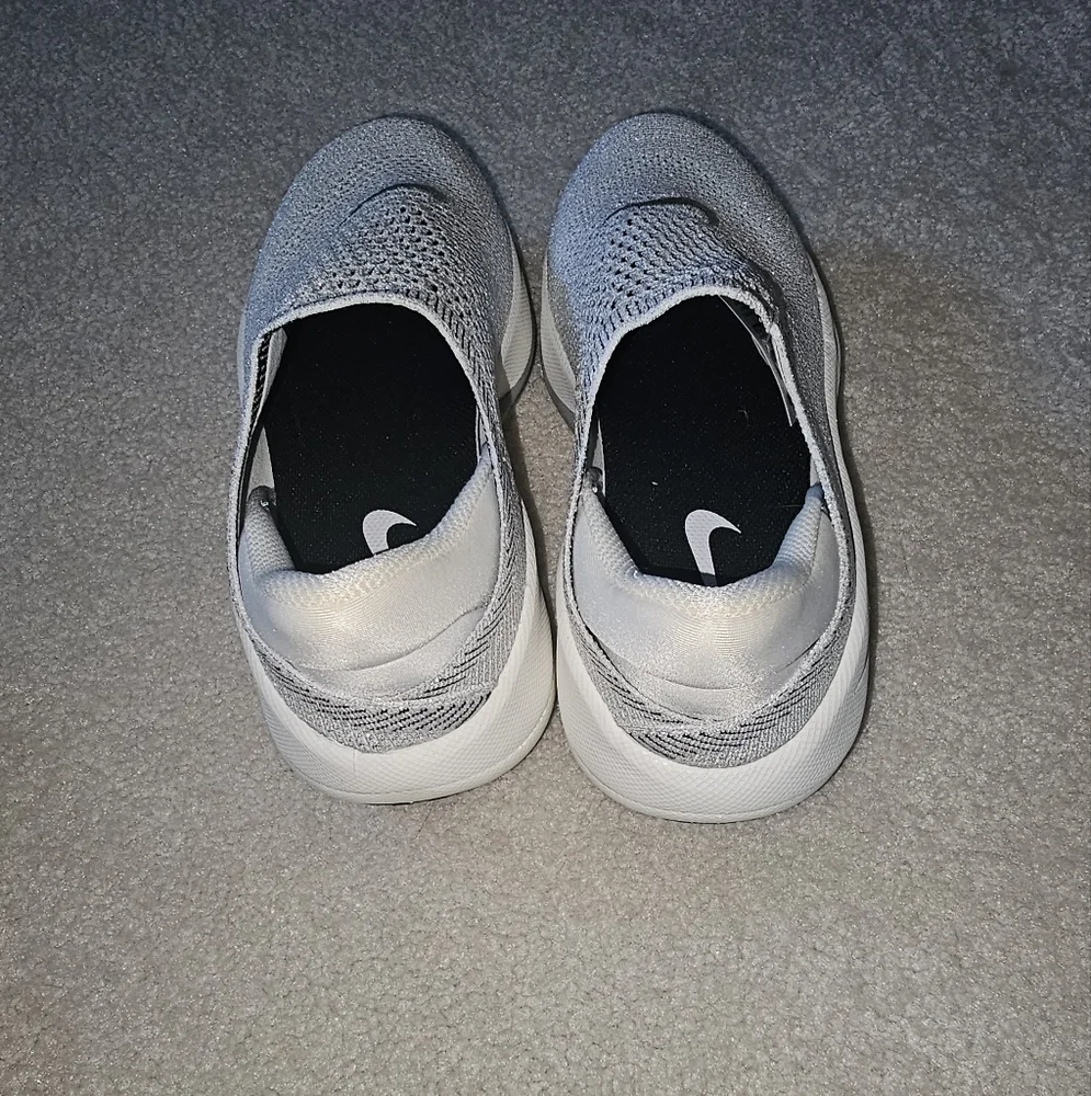 Nike Womens  Gray Reina Slip-On Shoes - Picture 3 of 5